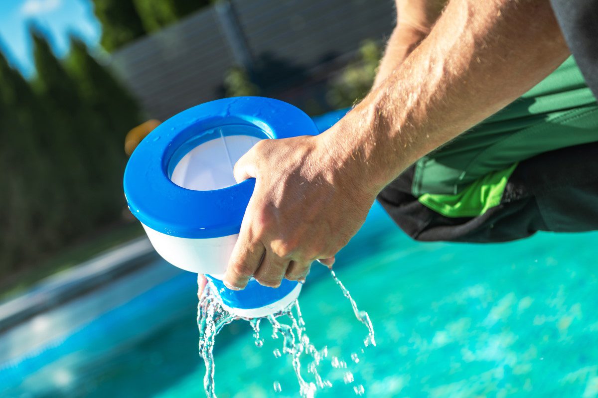 Comment nettoyer sa piscine ? Conseils et bonnes pratiques